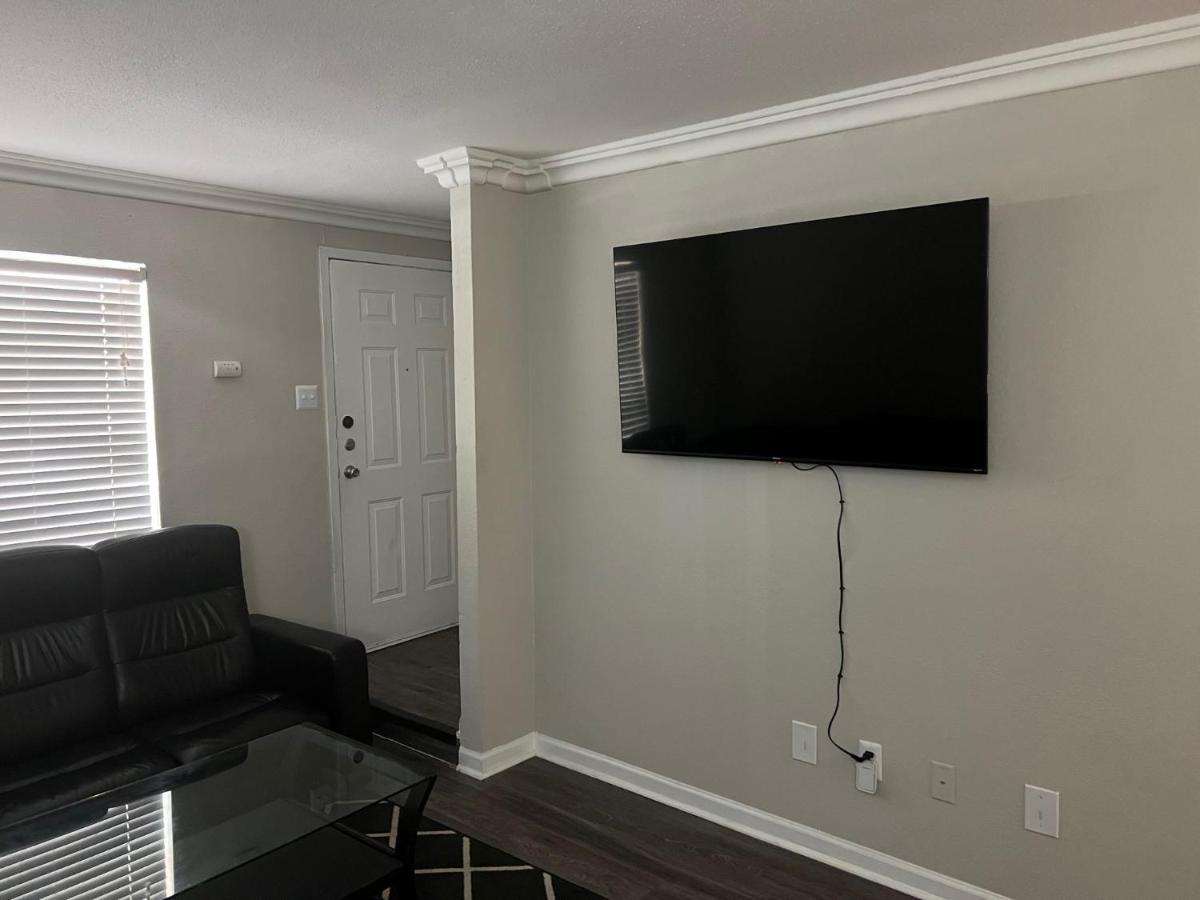 Beautiful 1-Bedroom Townhome With Nice Amenities هيوستن المظهر الخارجي الصورة